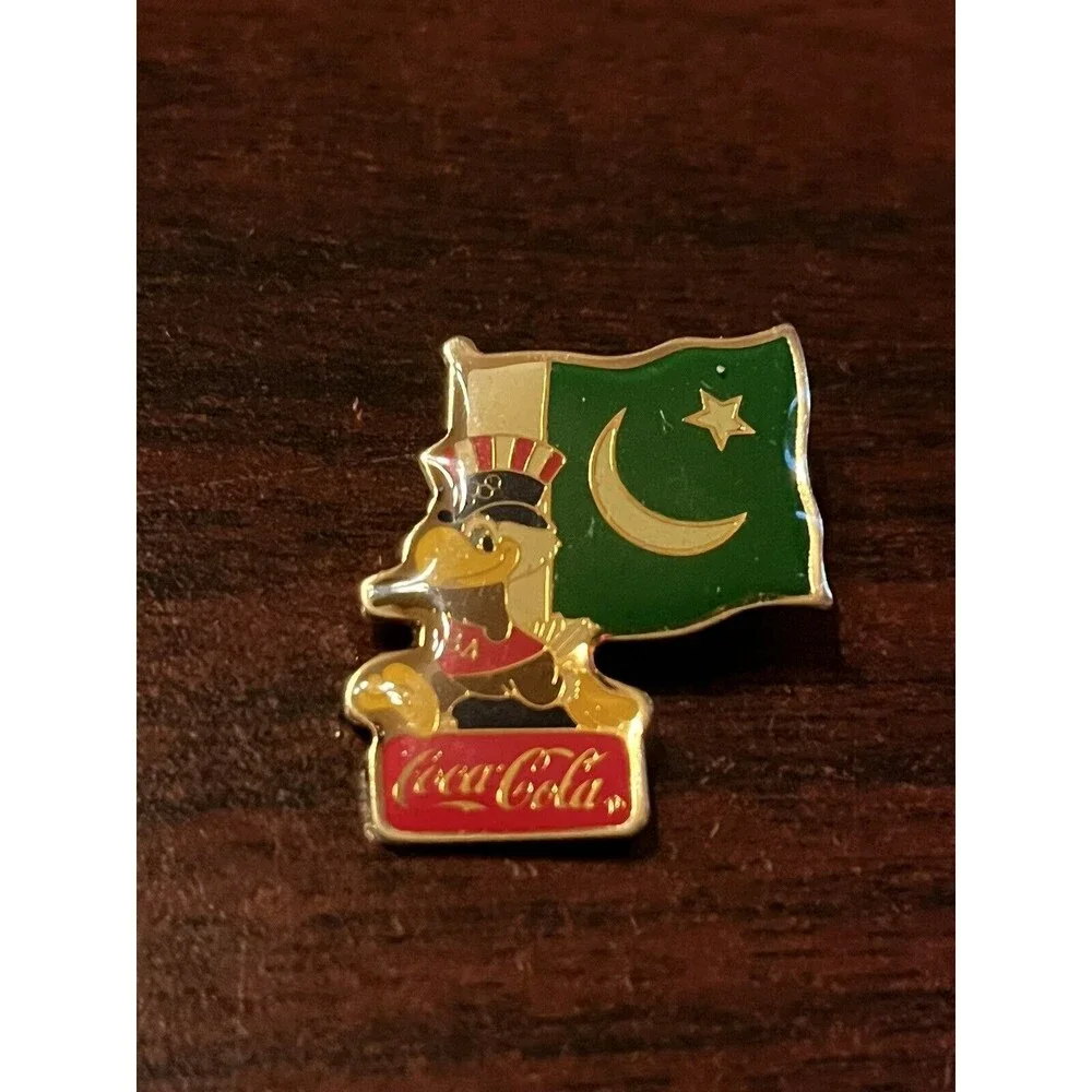 Vintage 1984 Los Angeles Olympics Coca Cola Sam Eagle Pakistan Flag‎ Lapel Pin